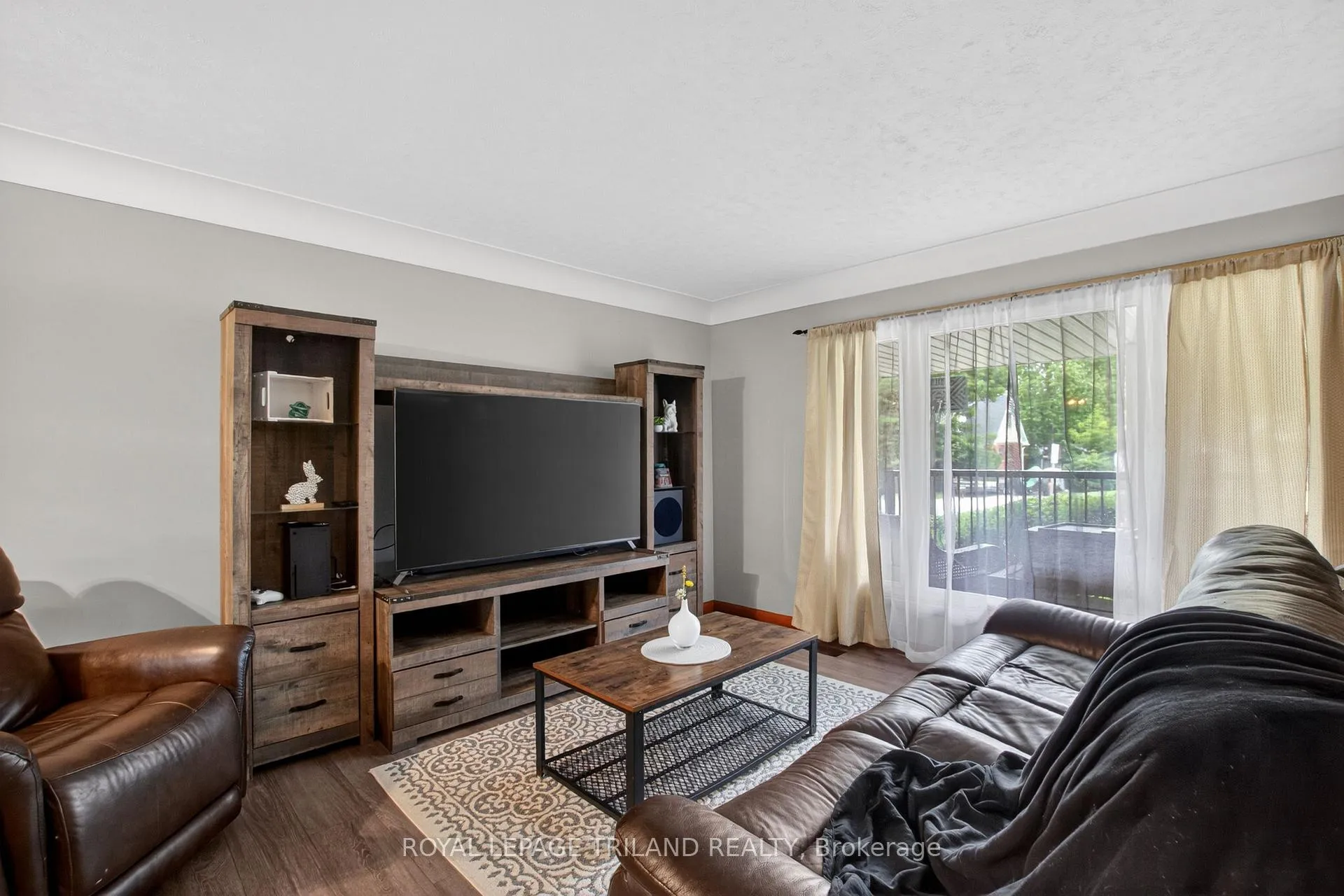 Photo 7 of 279 Forest Avenue, St. Thomas — HOMEH