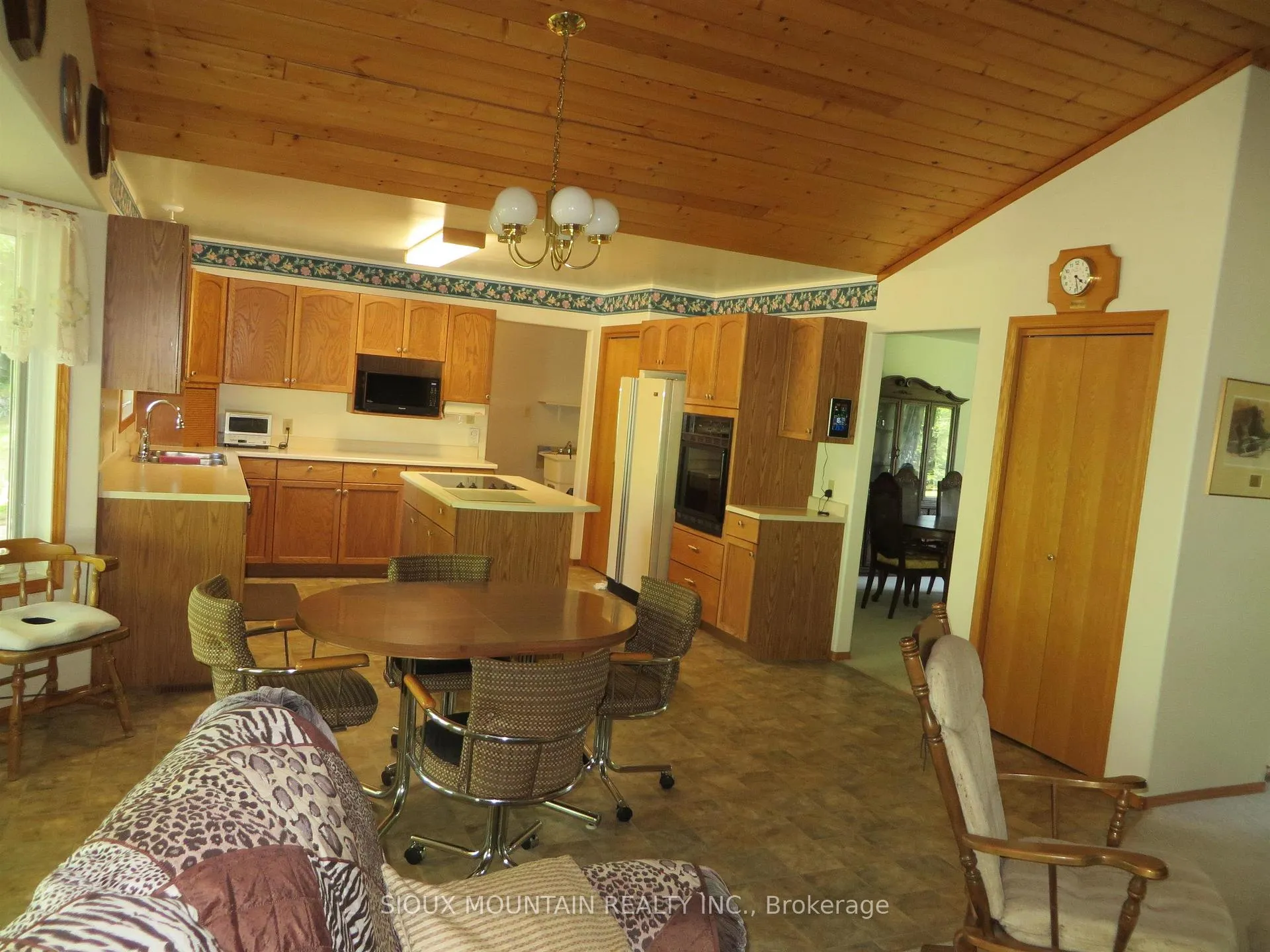 Photo 4 of 141 Forest Drive, Sioux Lookout — HOMEH