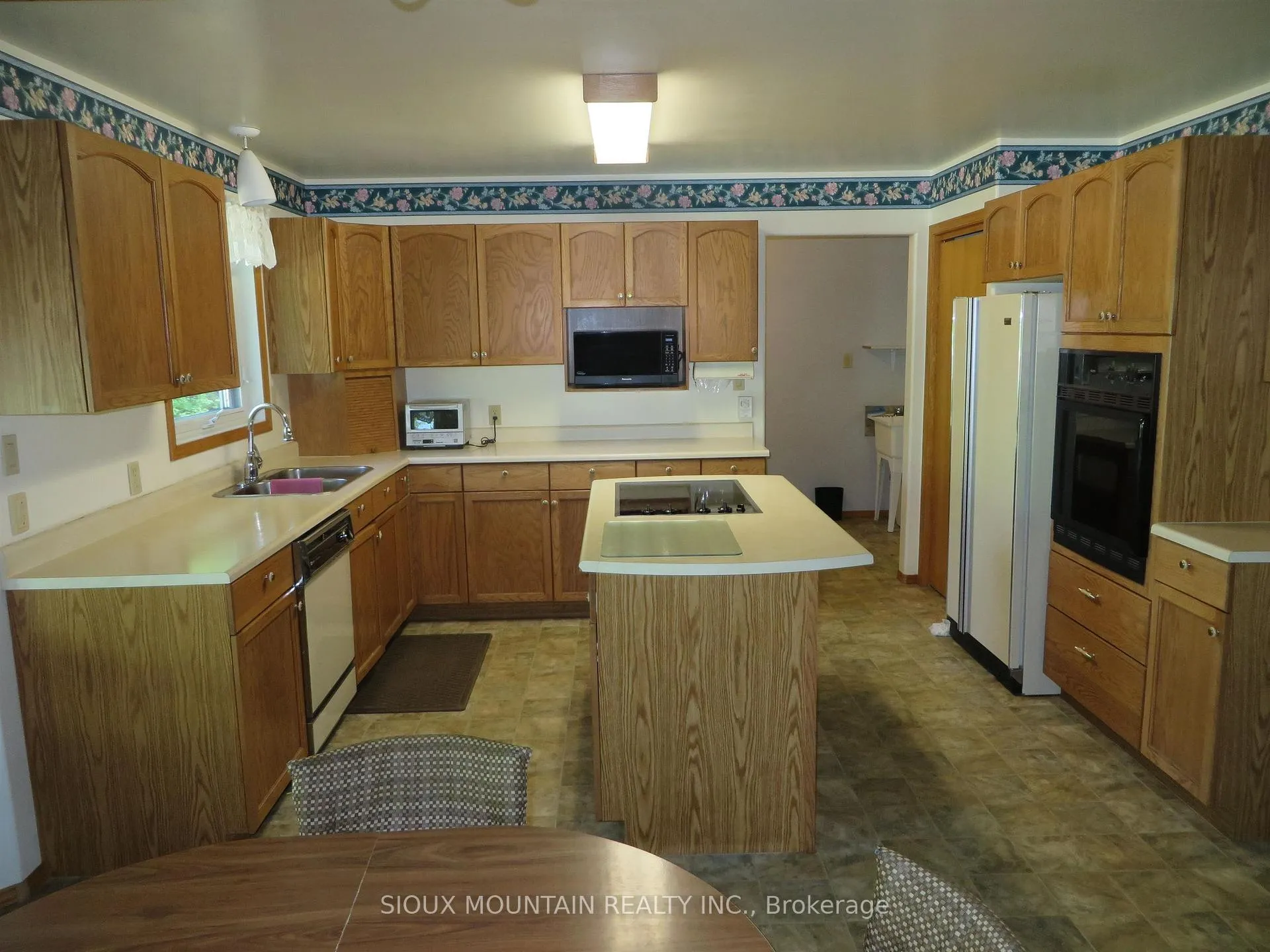 Photo 6 of 141 Forest Drive, Sioux Lookout — HOMEH
