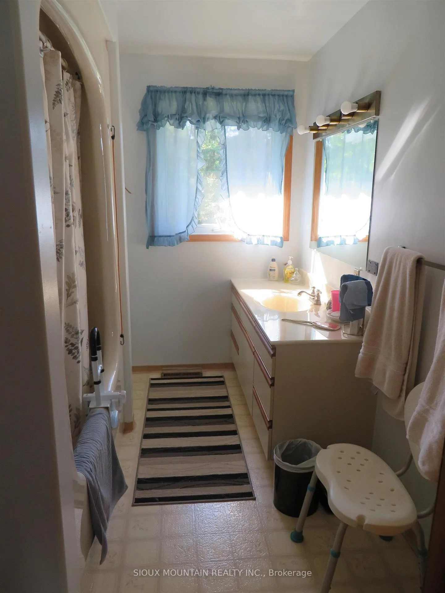 Photo 15 of 141 Forest Drive, Sioux Lookout — HOMEH