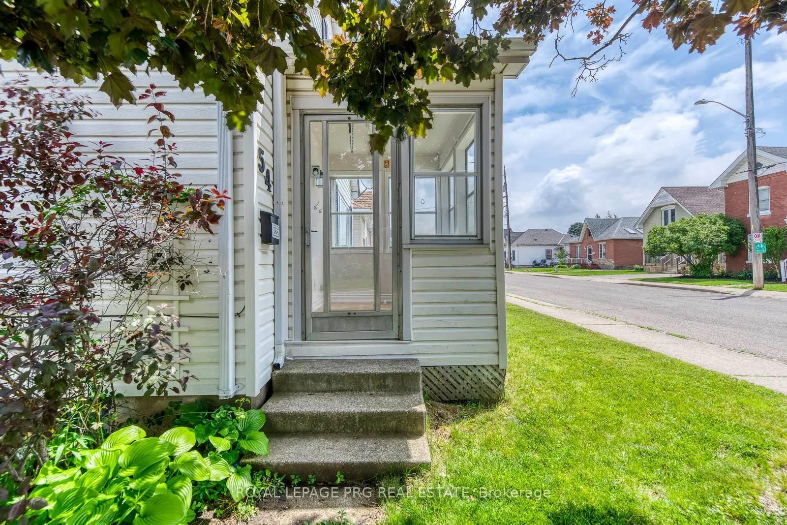 Photo 5 of 54 Walter Street, Brantford, Eagle Place East — HOMEH