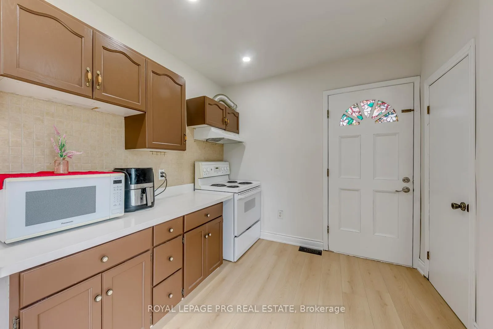 Photo 7 of 54 Walter Street, Brantford, Eagle Place East — HOMEH