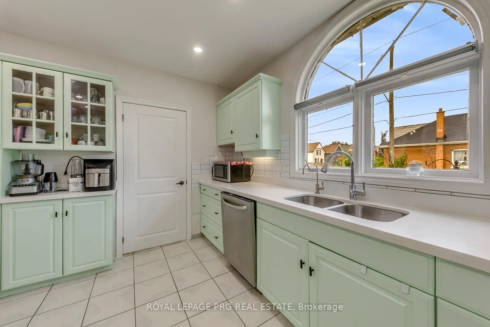 Photo 21 of 54 Walter Street, Brantford, Eagle Place East — HOMEH