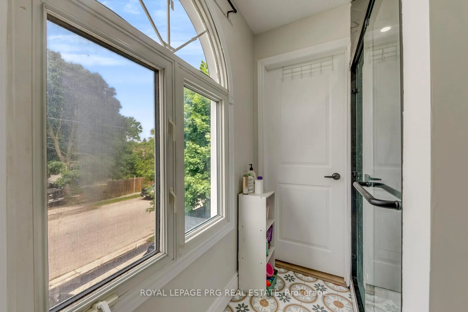 Photo 32 of 54 Walter Street, Brantford, Eagle Place East — HOMEH