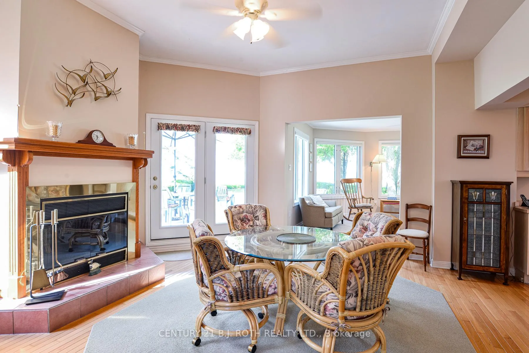 Photo 6 of 100 Lake Avenue, Ramara, Brechin — HOMEH