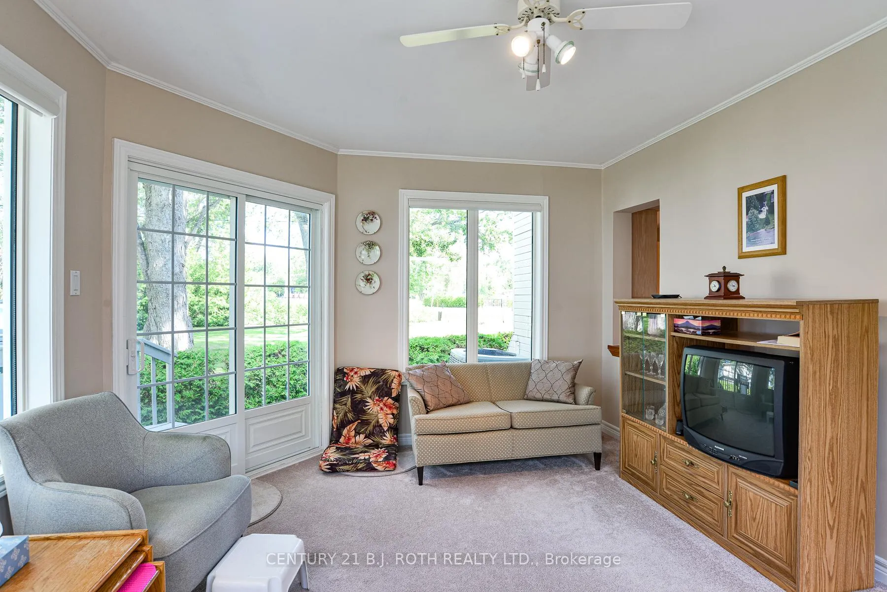 Photo 11 of 100 Lake Avenue, Ramara, Brechin — HOMEH