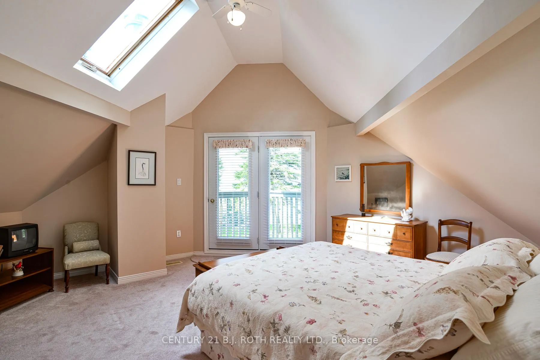 Photo 18 of 100 Lake Avenue, Ramara, Brechin — HOMEH