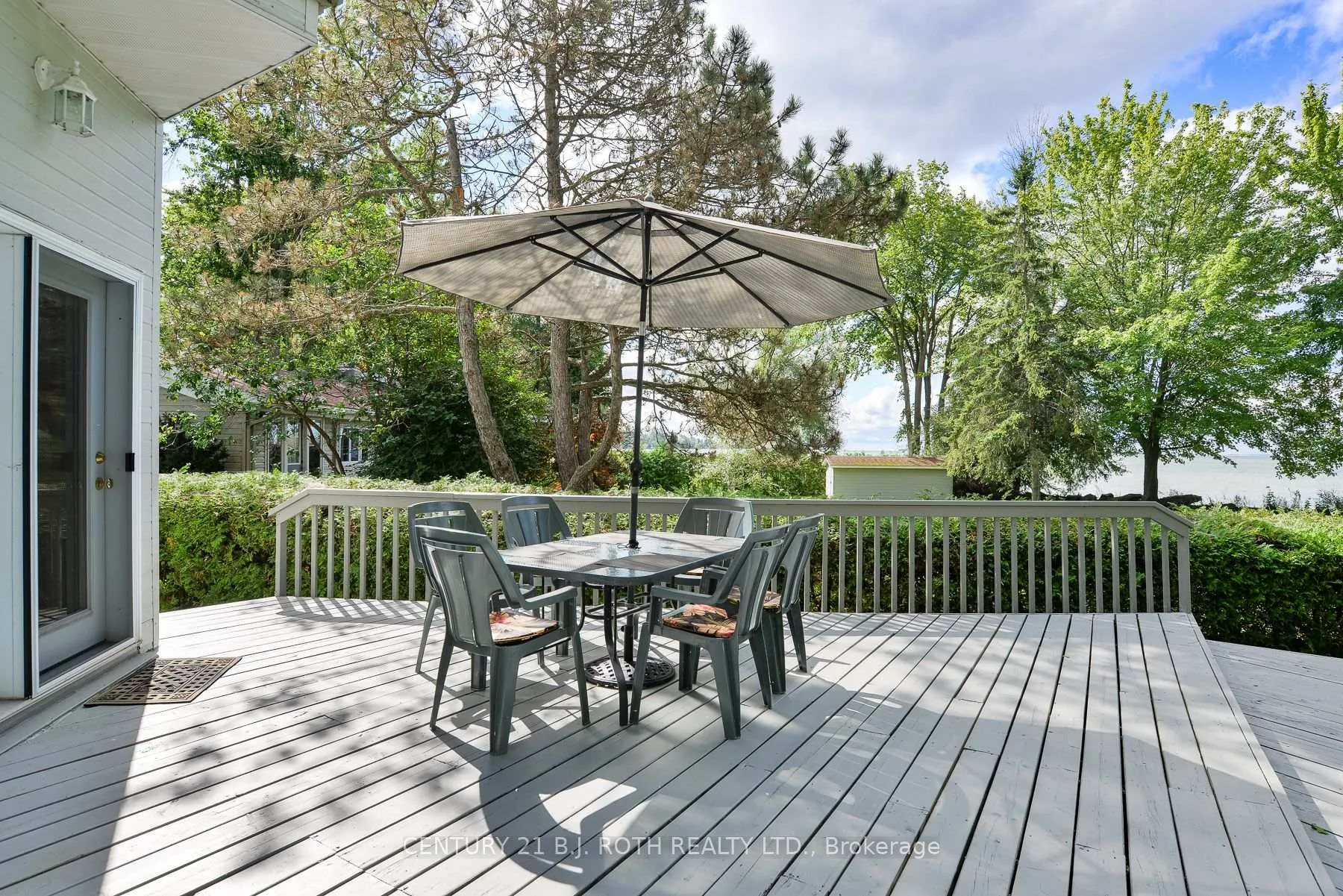Photo 25 of 100 Lake Avenue, Ramara, Brechin — HOMEH