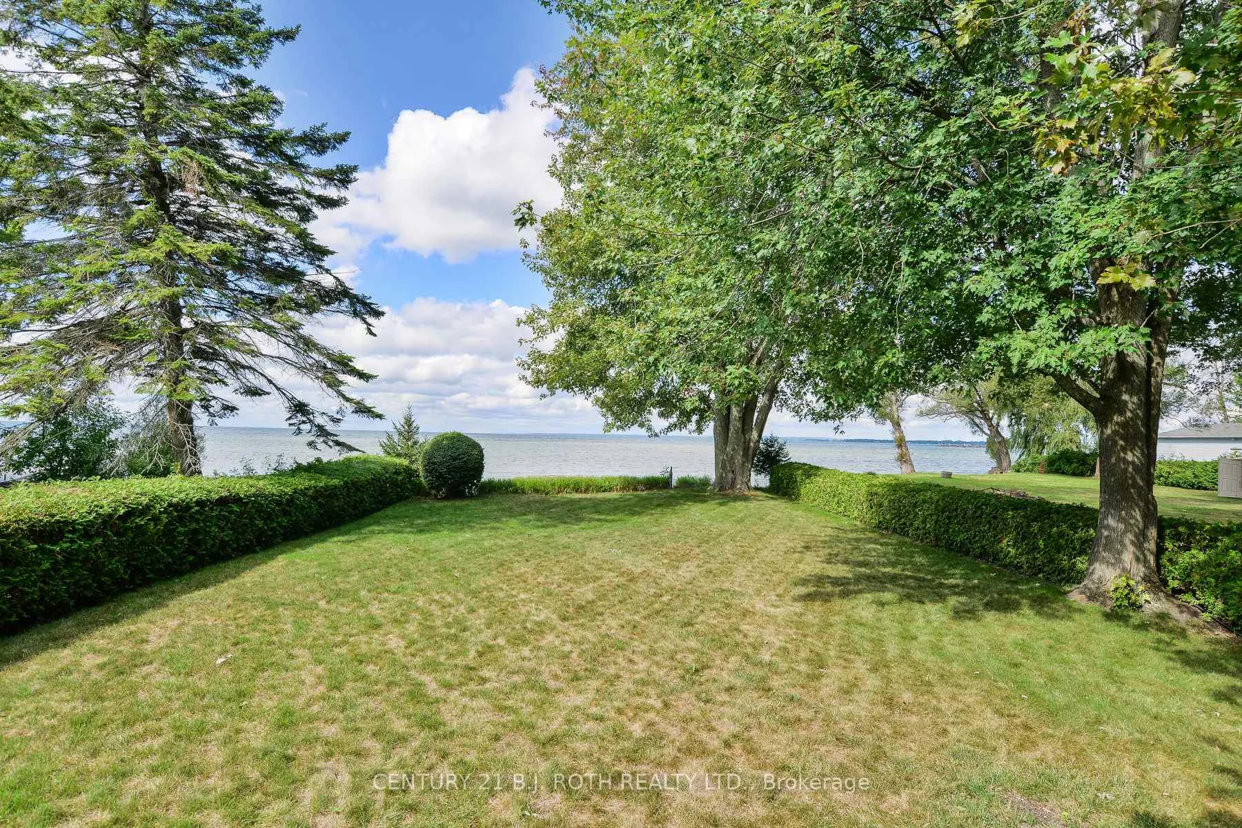 Photo 28 of 100 Lake Avenue, Ramara, Brechin — HOMEH