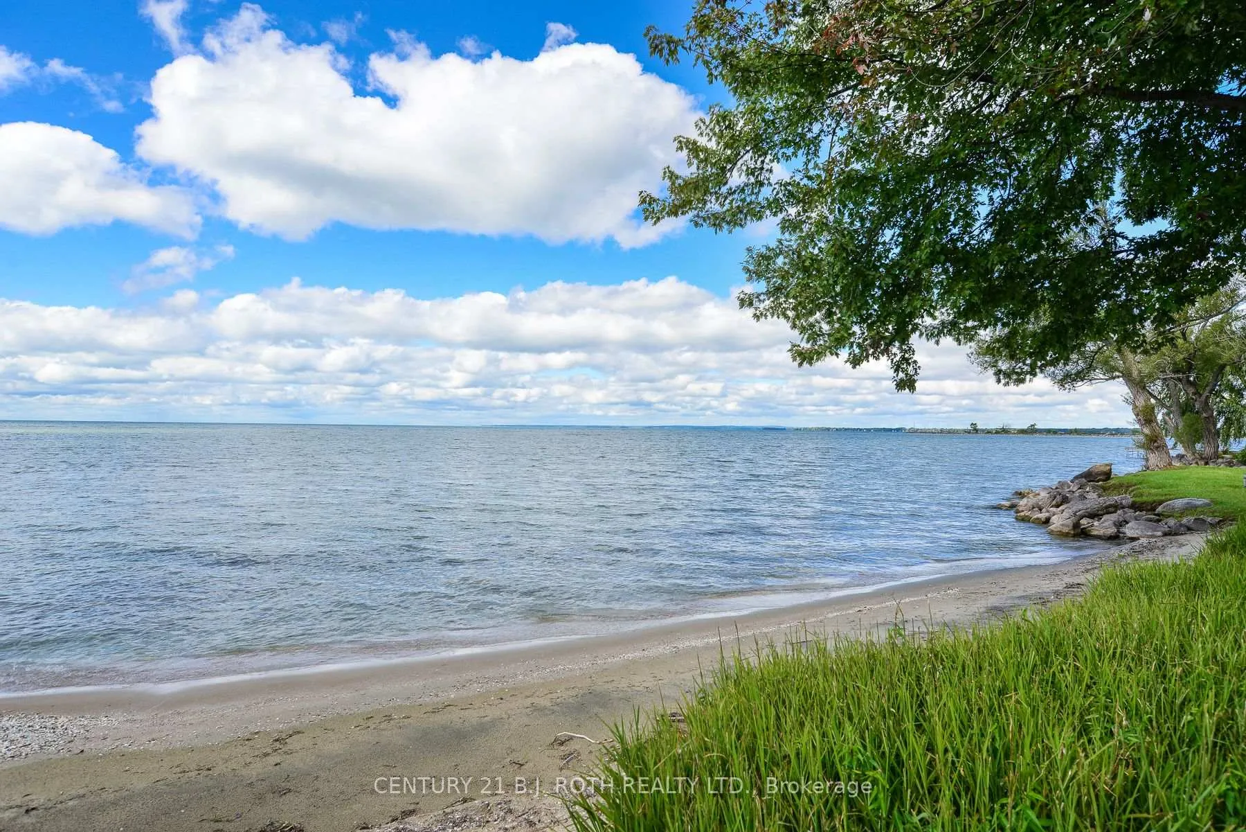 Photo 29 of 100 Lake Avenue, Ramara, Brechin — HOMEH
