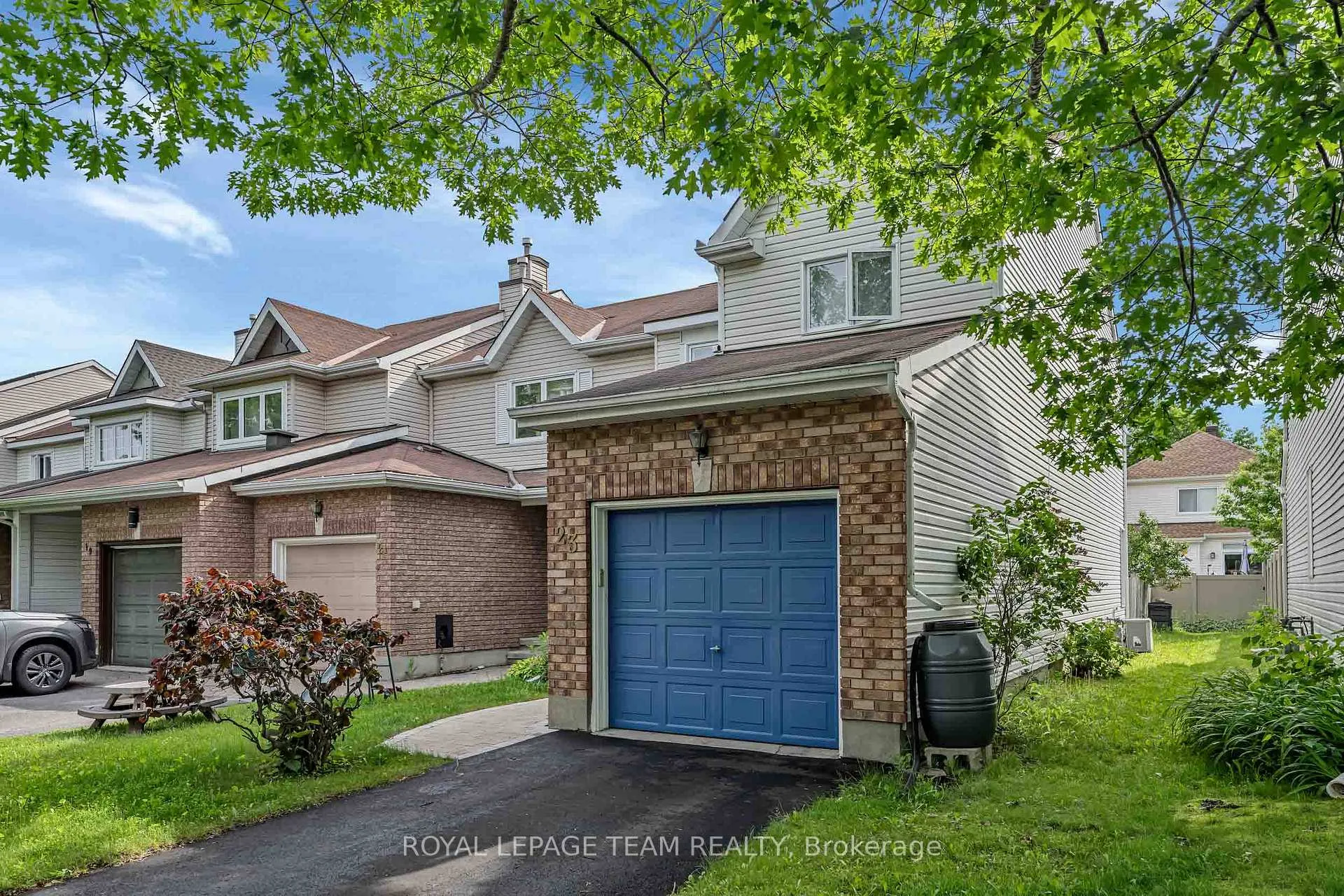Photo 2 of 23 Roblyn Way, Ottawa, Barrhaven East — HOMEH