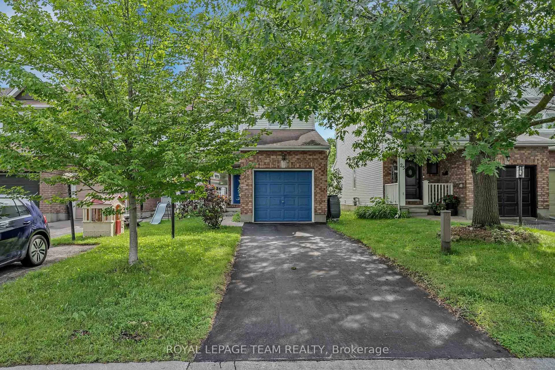 Photo 3 of 23 Roblyn Way, Ottawa, Barrhaven East — HOMEH