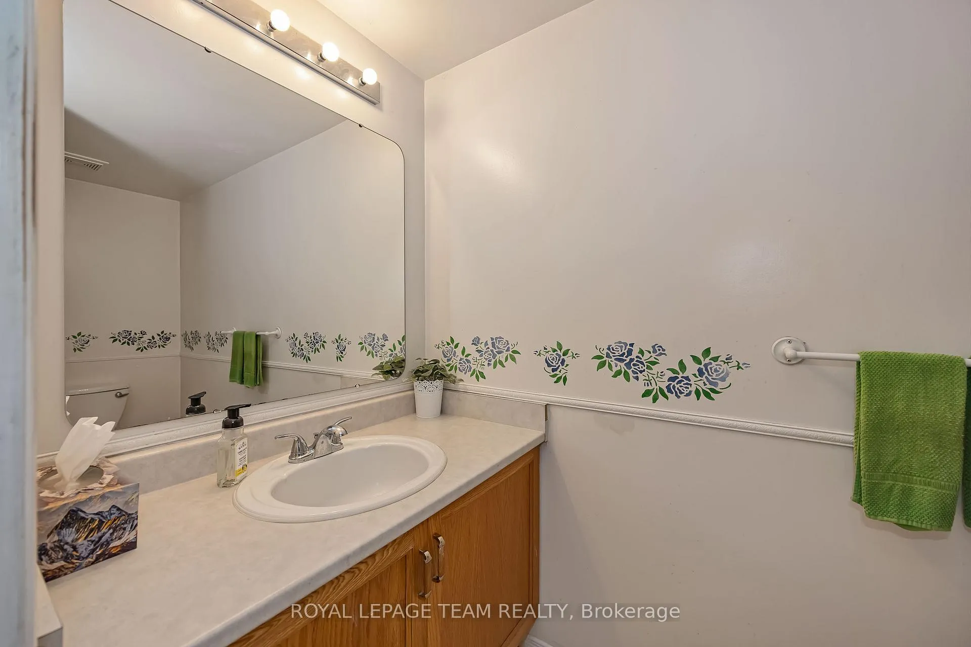 Photo 7 of 23 Roblyn Way, Ottawa, Barrhaven East — HOMEH