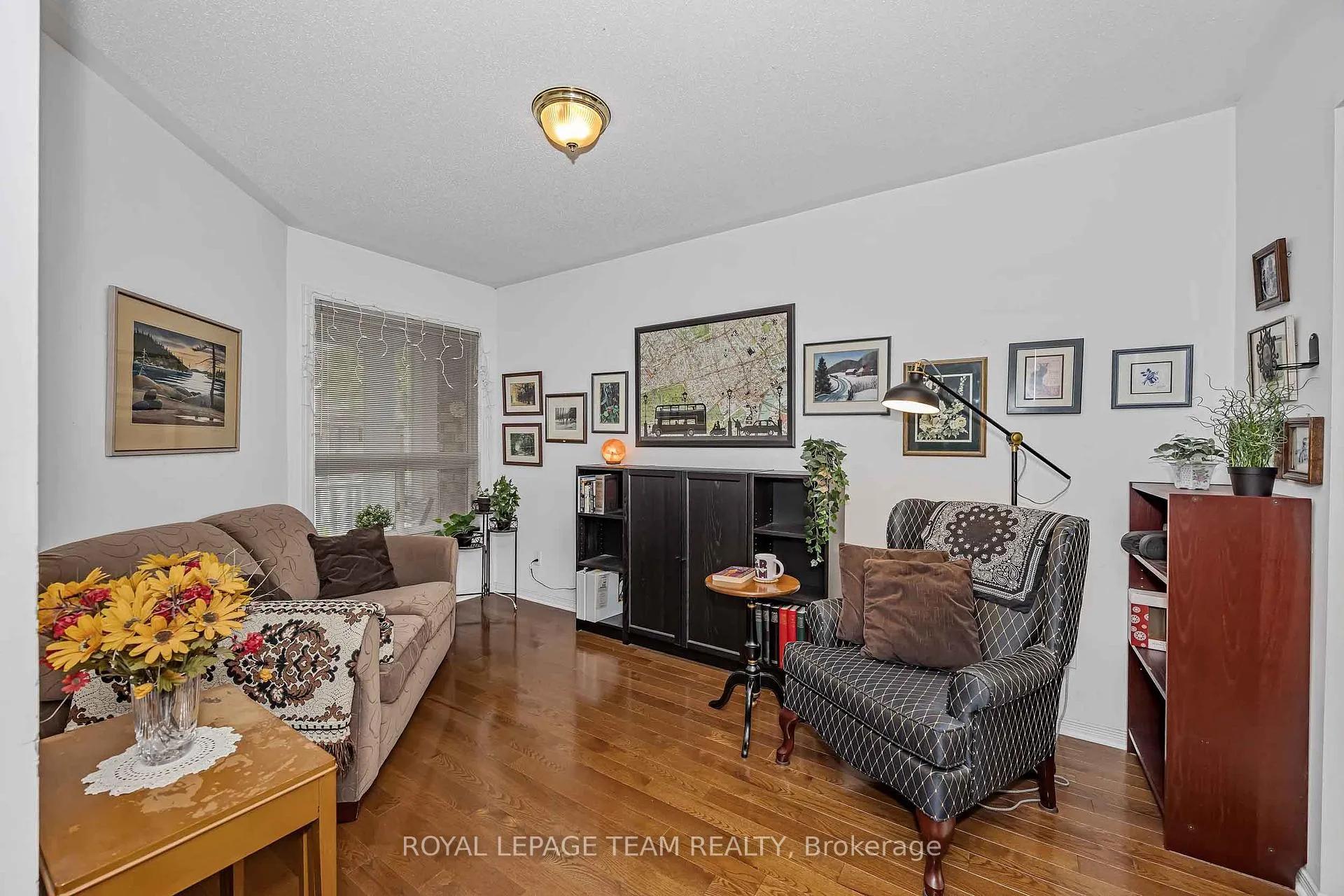 Photo 8 of 23 Roblyn Way, Ottawa, Barrhaven East — HOMEH