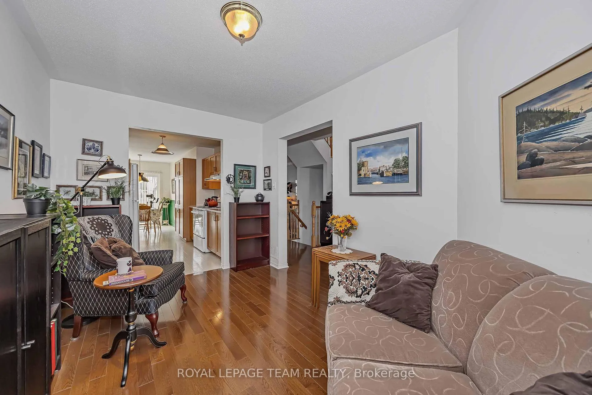 Photo 9 of 23 Roblyn Way, Ottawa, Barrhaven East — HOMEH