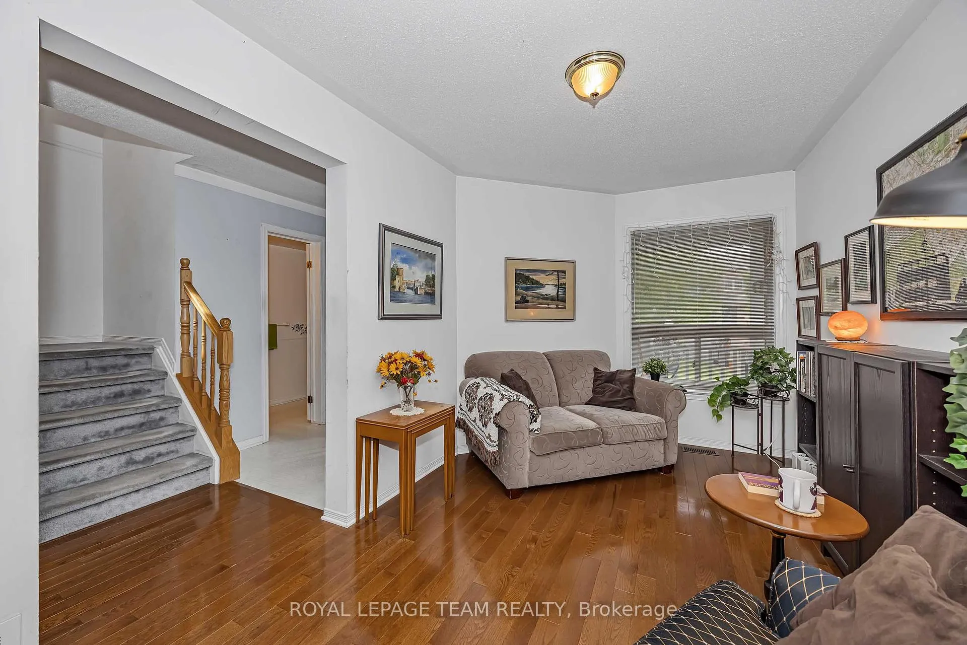 Photo 10 of 23 Roblyn Way, Ottawa, Barrhaven East — HOMEH