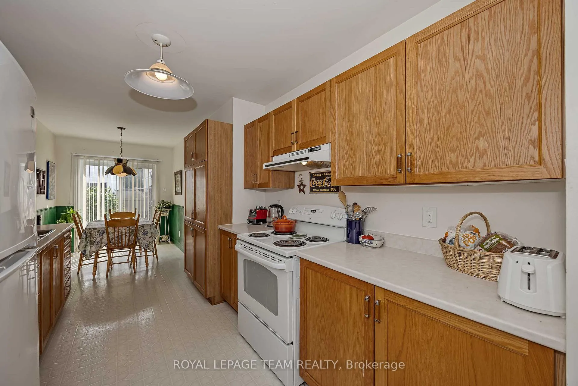 Photo 14 of 23 Roblyn Way, Ottawa, Barrhaven East — HOMEH
