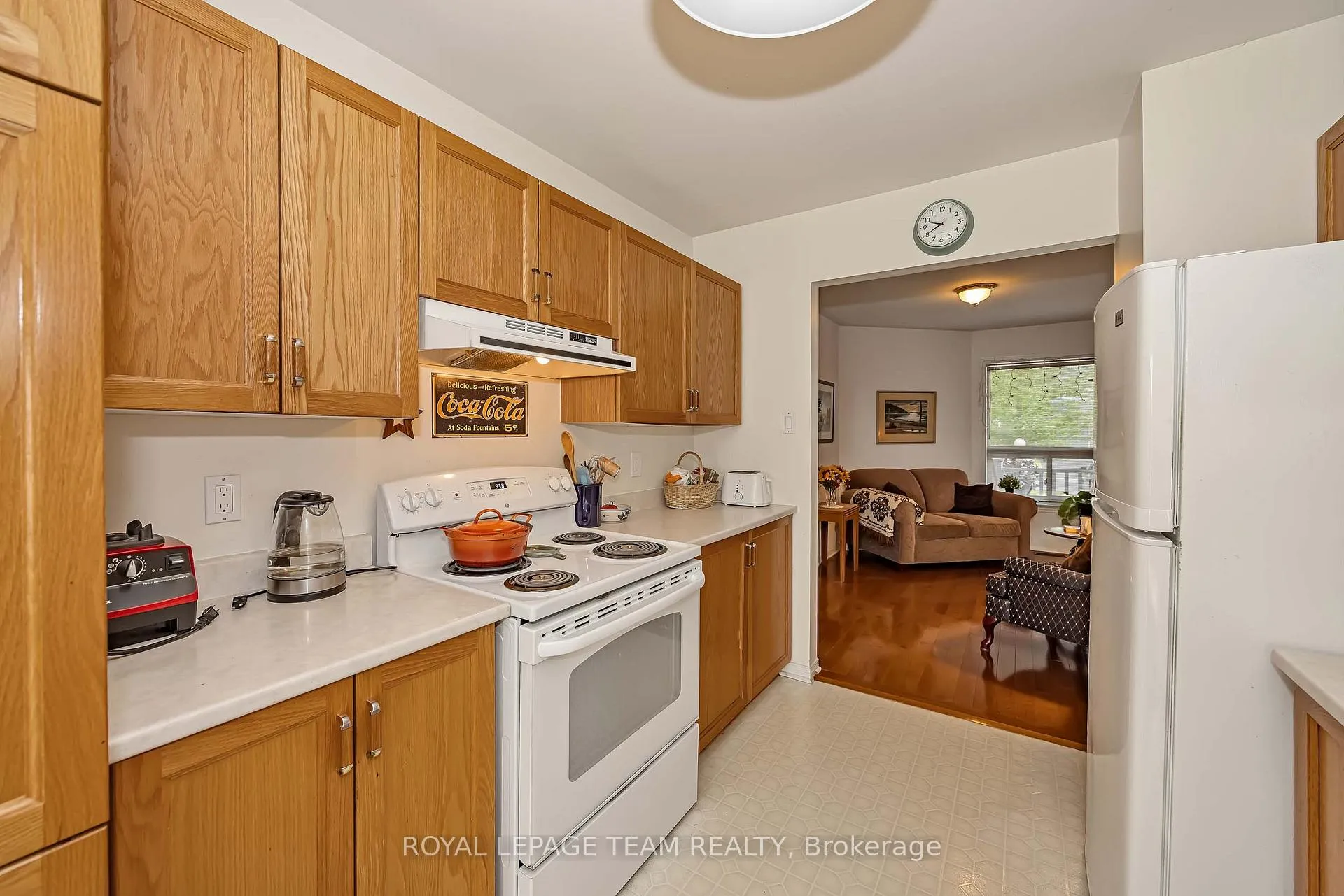 Photo 15 of 23 Roblyn Way, Ottawa, Barrhaven East — HOMEH