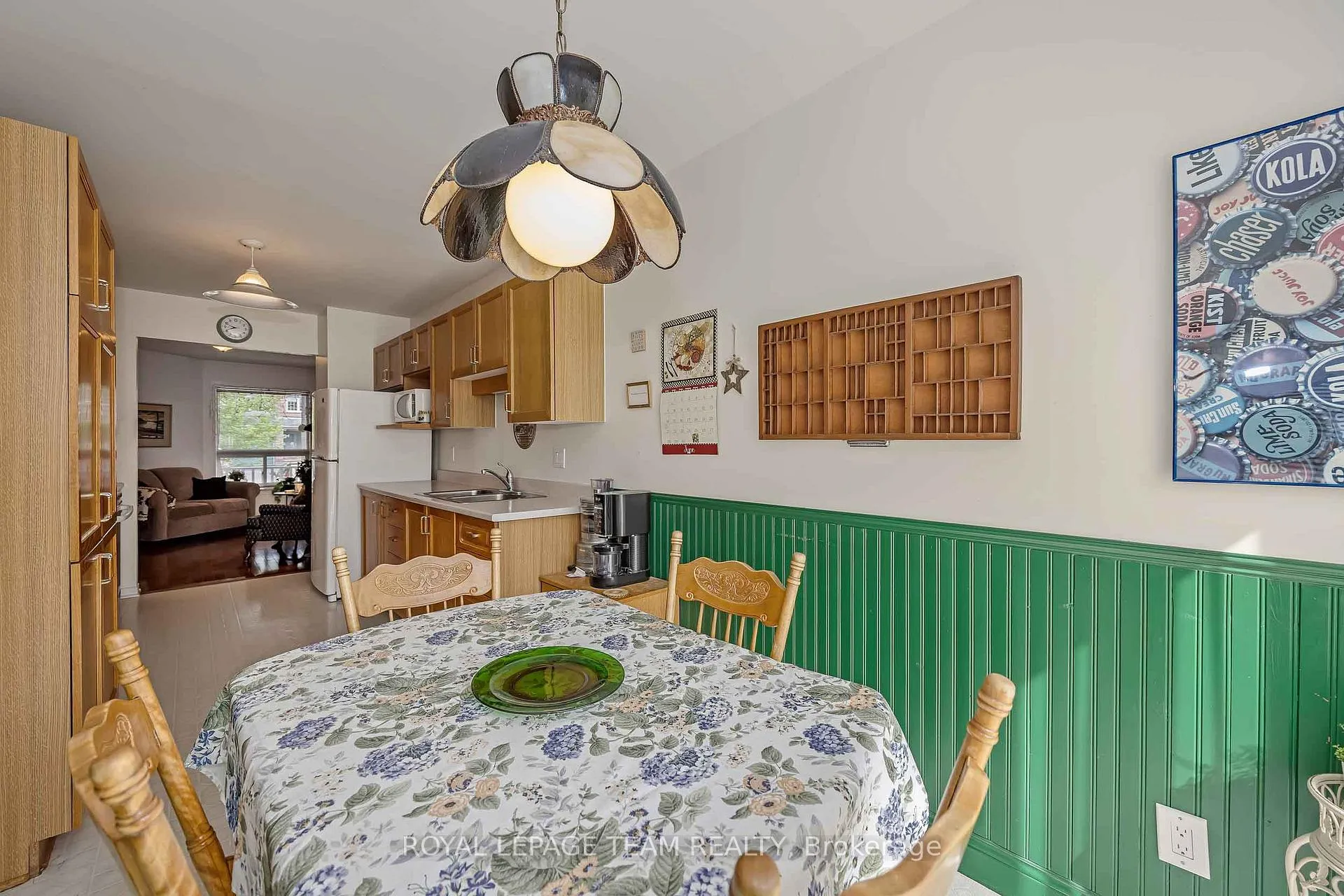 Photo 19 of 23 Roblyn Way, Ottawa, Barrhaven East — HOMEH