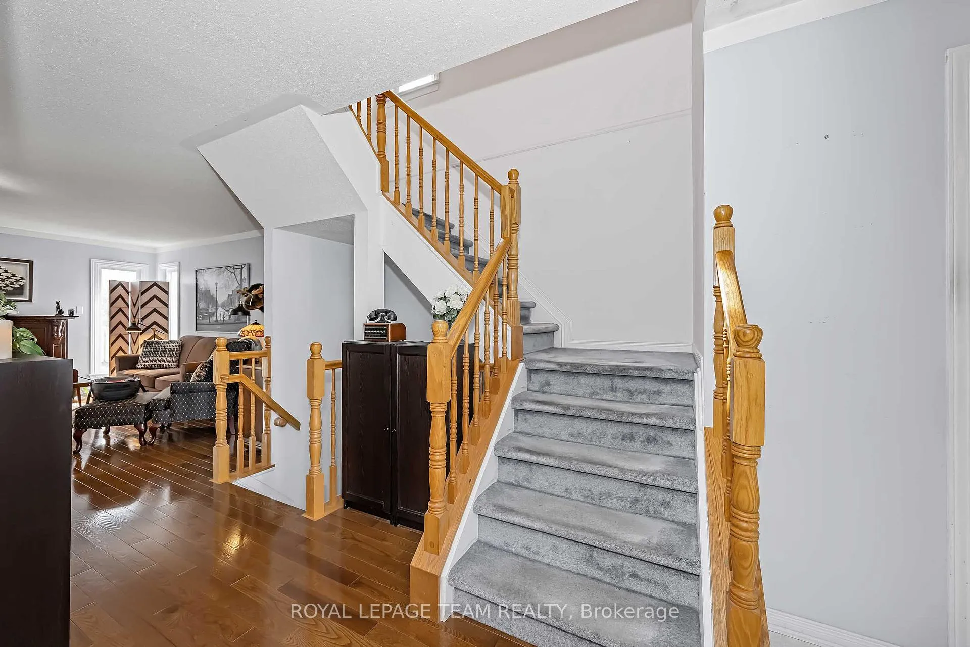 Photo 20 of 23 Roblyn Way, Ottawa, Barrhaven East — HOMEH