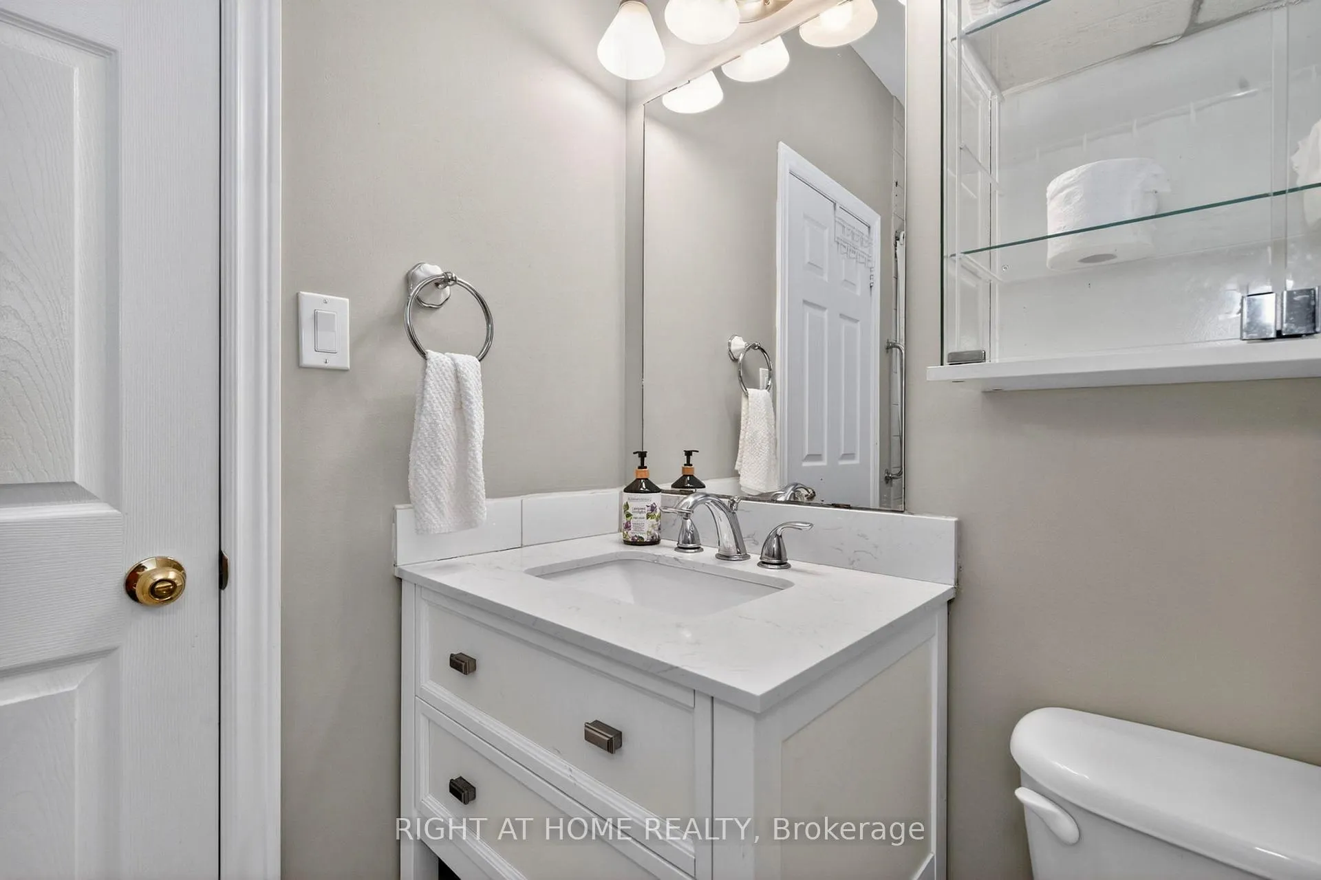 Photo 31 of 13 Thrushwood Drive, Barrie, 400 West — HOMEH