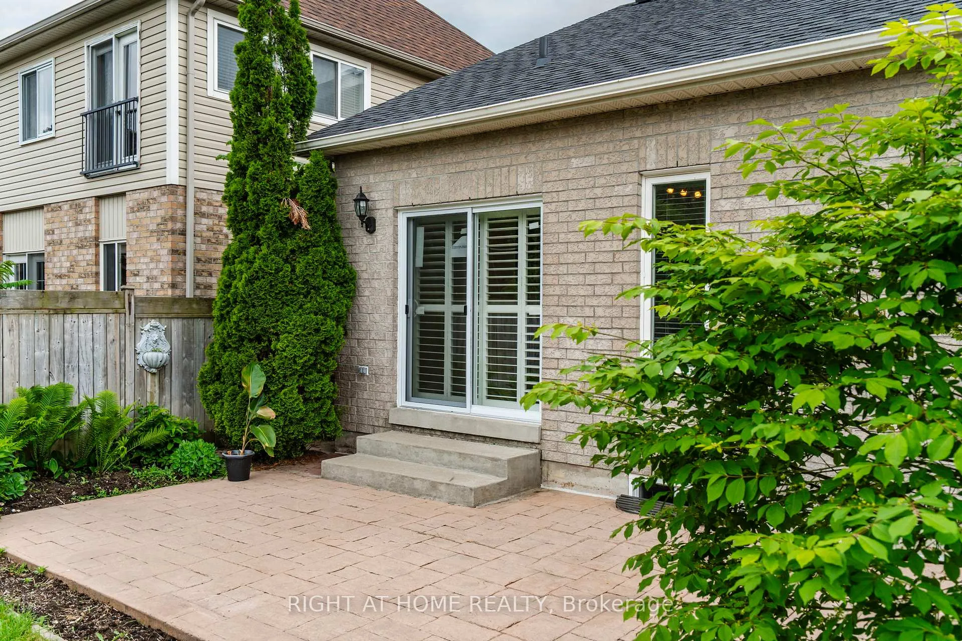 Photo 37 of 13 Thrushwood Drive, Barrie, 400 West — HOMEH