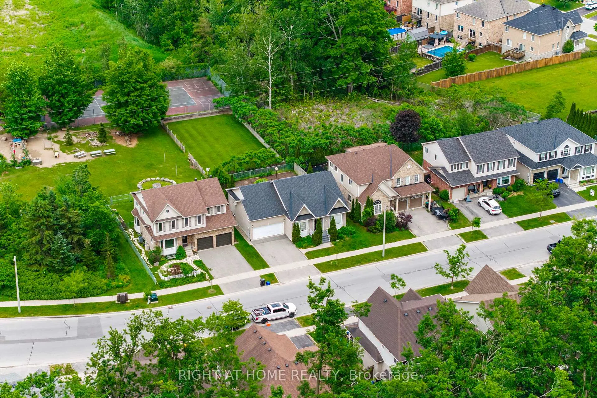 Photo 43 of 13 Thrushwood Drive, Barrie, 400 West — HOMEH