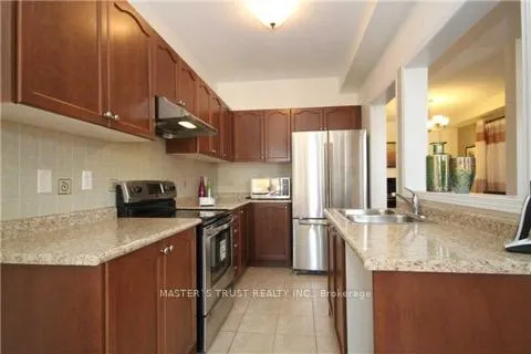 Photo 2 of 15 Big Hill Crescent, Vaughan, Patterson — HOMEH