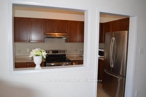 Photo 3 of 15 Big Hill Crescent, Vaughan, Patterson — HOMEH