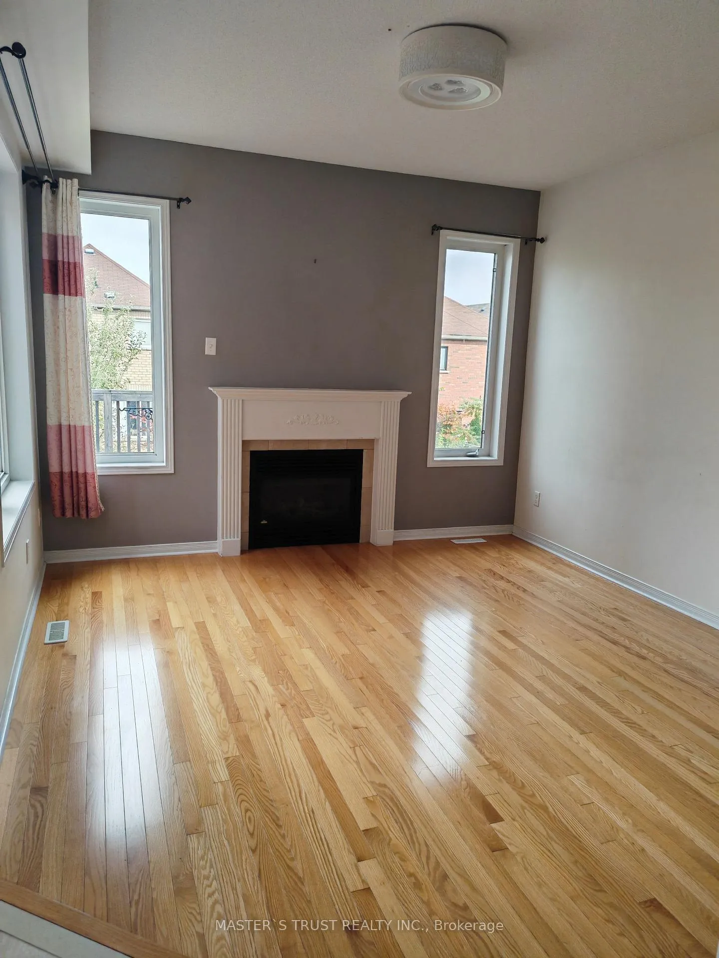 Photo 6 of 15 Big Hill Crescent, Vaughan, Patterson — HOMEH