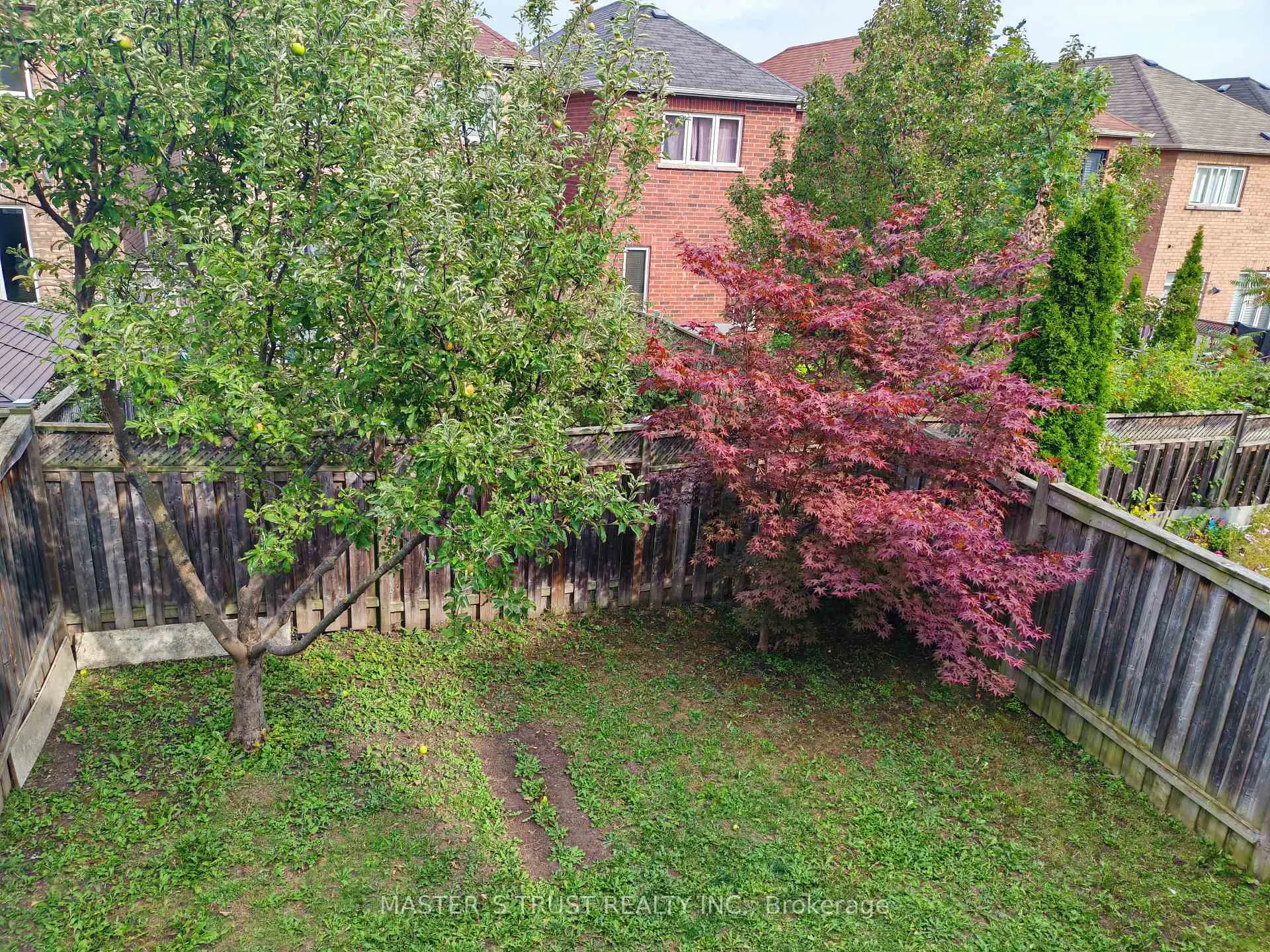 Photo 8 of 15 Big Hill Crescent, Vaughan, Patterson — HOMEH