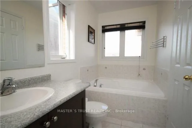 Photo 18 of 15 Big Hill Crescent, Vaughan, Patterson — HOMEH