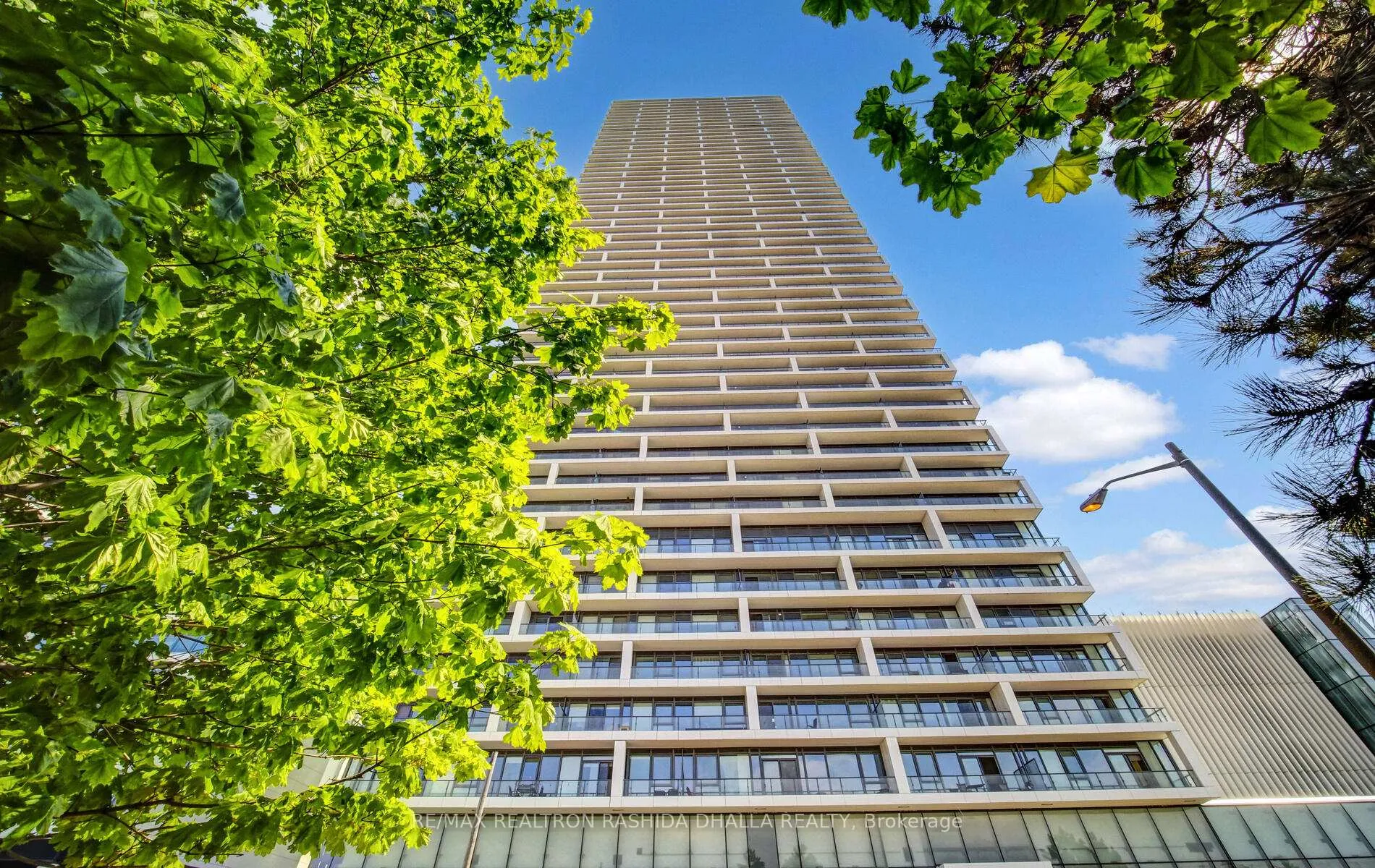 Photo 1 of Unit 1702, 898 Portage Parkway, Vaughan, Vaughan Corporate Centre — HOMEH