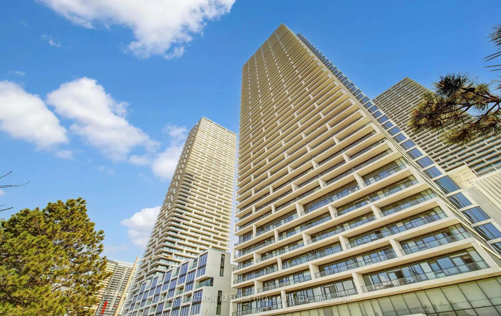 Photo 2 of Unit 1702, 898 Portage Parkway, Vaughan, Vaughan Corporate Centre — HOMEH
