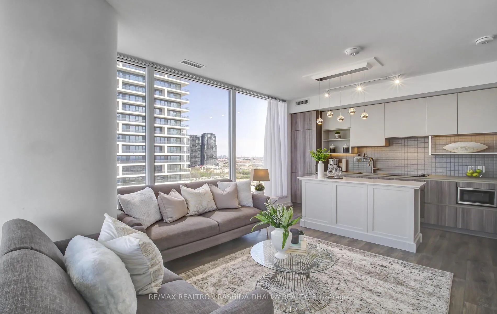 Photo 9 of Unit 1702, 898 Portage Parkway, Vaughan, Vaughan Corporate Centre — HOMEH