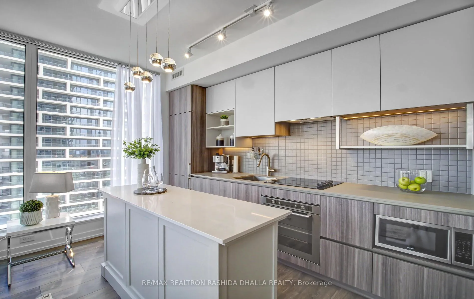 Photo 13 of Unit 1702, 898 Portage Parkway, Vaughan, Vaughan Corporate Centre — HOMEH