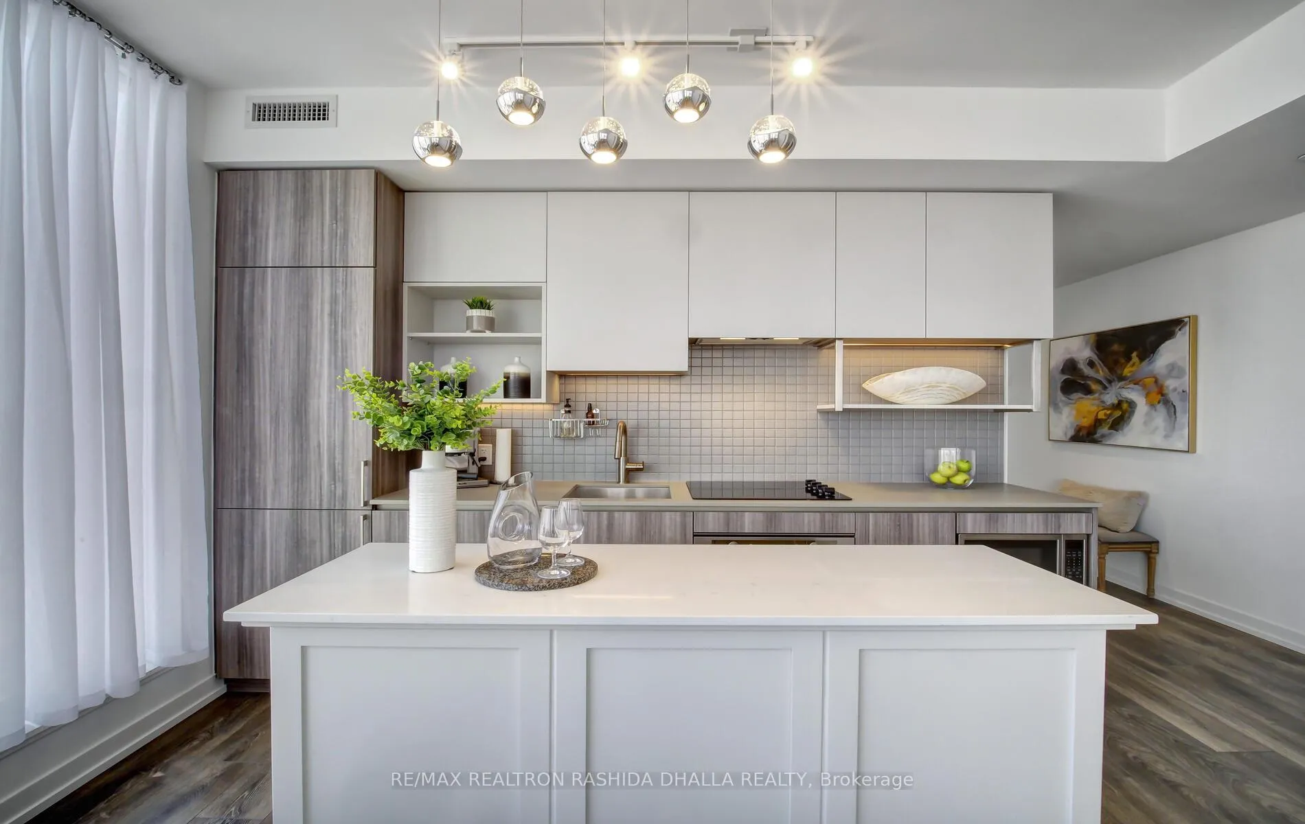 Photo 15 of Unit 1702, 898 Portage Parkway, Vaughan, Vaughan Corporate Centre — HOMEH