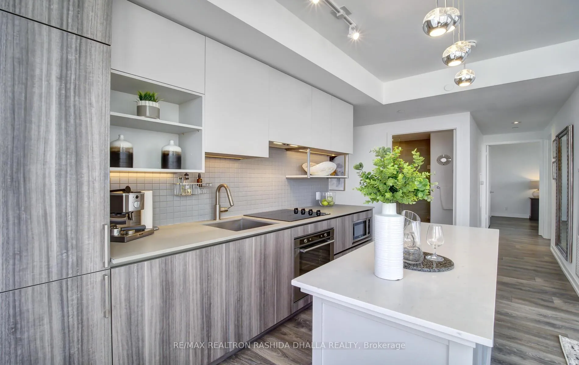 Photo 16 of Unit 1702, 898 Portage Parkway, Vaughan, Vaughan Corporate Centre — HOMEH