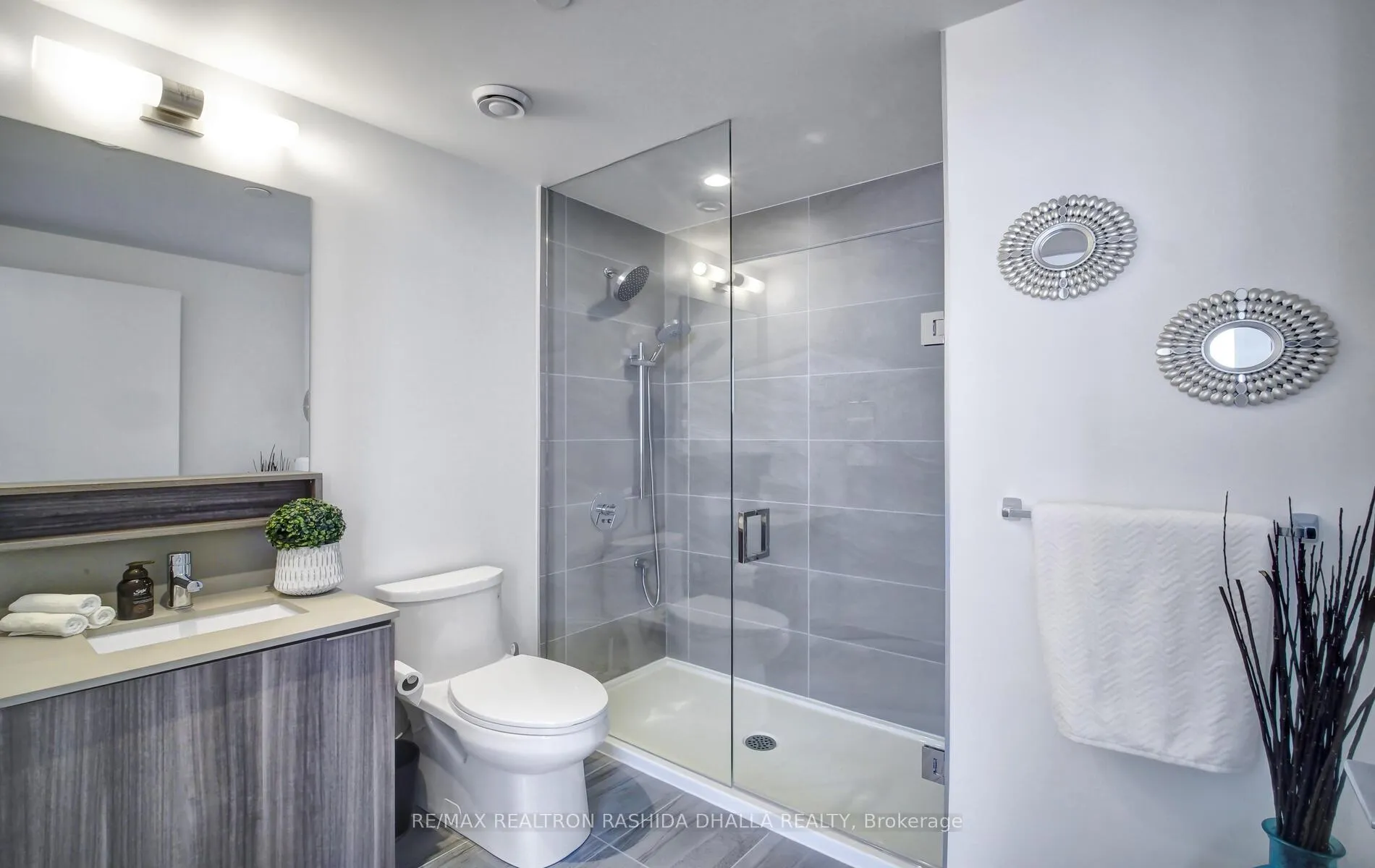 Photo 19 of Unit 1702, 898 Portage Parkway, Vaughan, Vaughan Corporate Centre — HOMEH