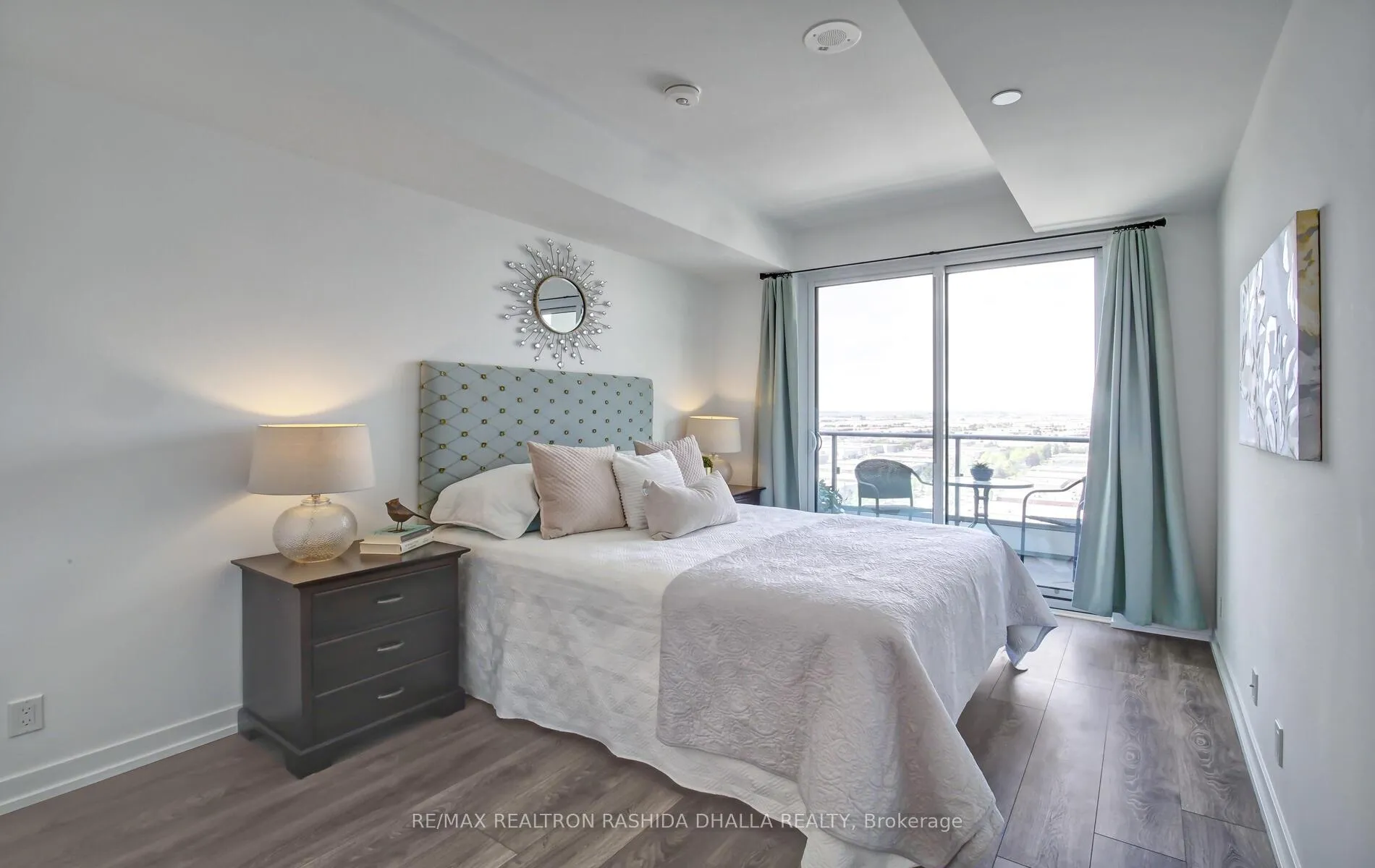 Photo 21 of Unit 1702, 898 Portage Parkway, Vaughan, Vaughan Corporate Centre — HOMEH