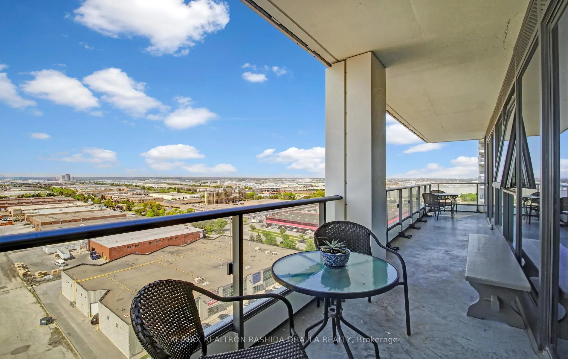 Photo 27 of Unit 1702, 898 Portage Parkway, Vaughan, Vaughan Corporate Centre — HOMEH