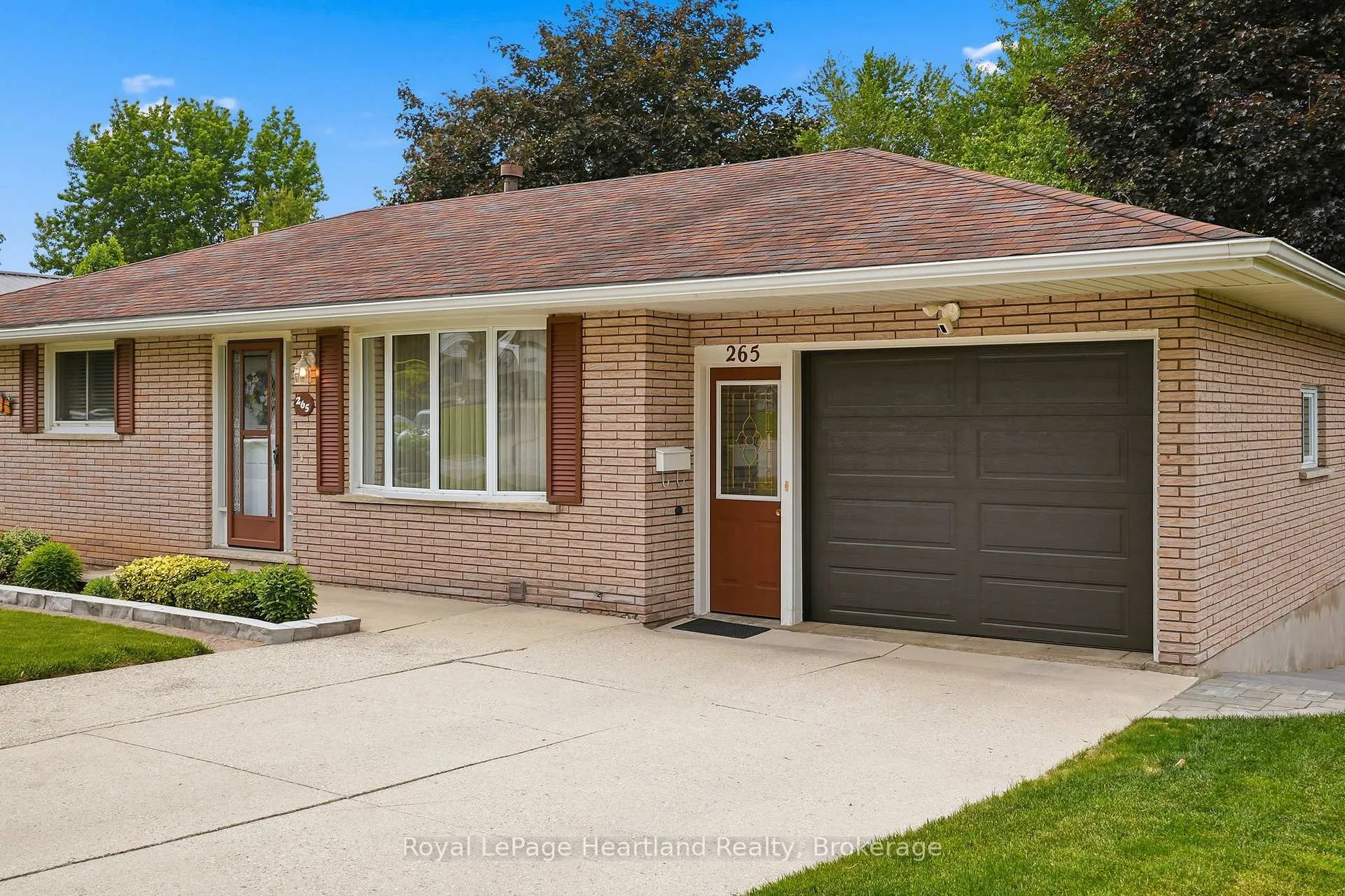 Photo 2 of 265 Thomas Street, Brockton — HOMEH