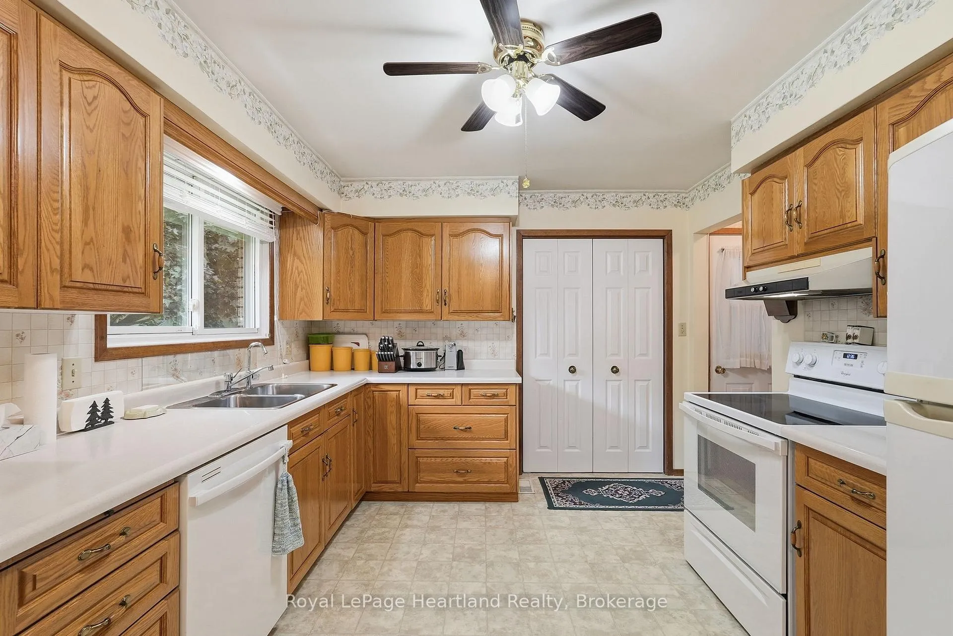 Photo 8 of 265 Thomas Street, Brockton — HOMEH