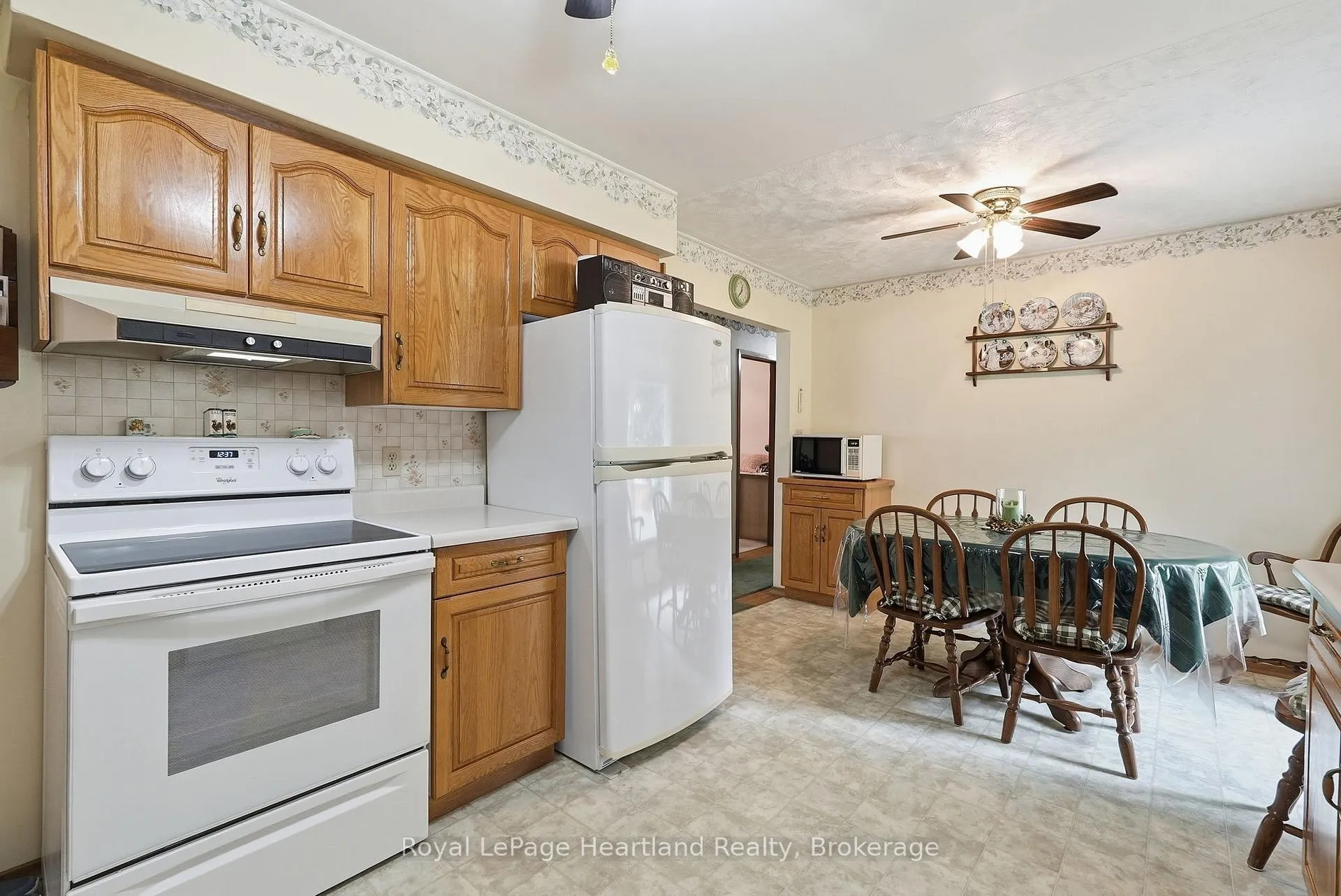 Photo 11 of 265 Thomas Street, Brockton — HOMEH