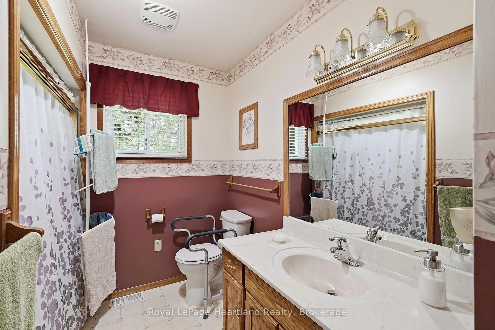 Photo 16 of 265 Thomas Street, Brockton — HOMEH