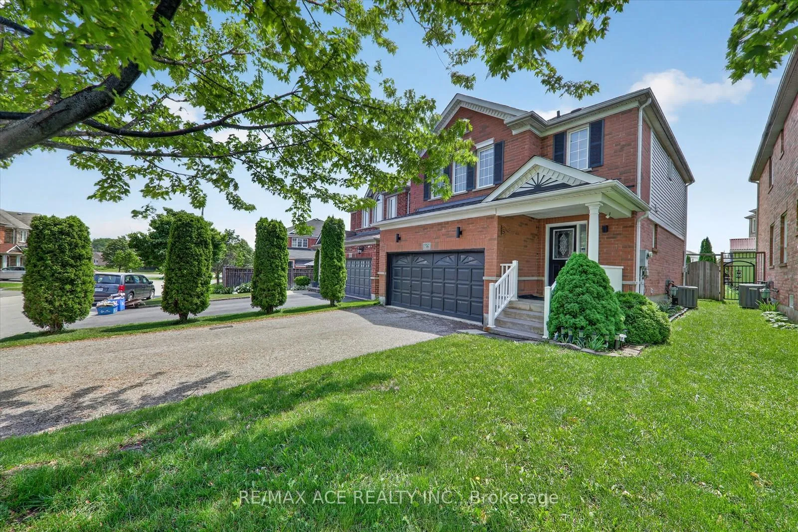 Photo 3 of 56 Unsworth Crescent, Ajax, Northwest Ajax — HOMEH