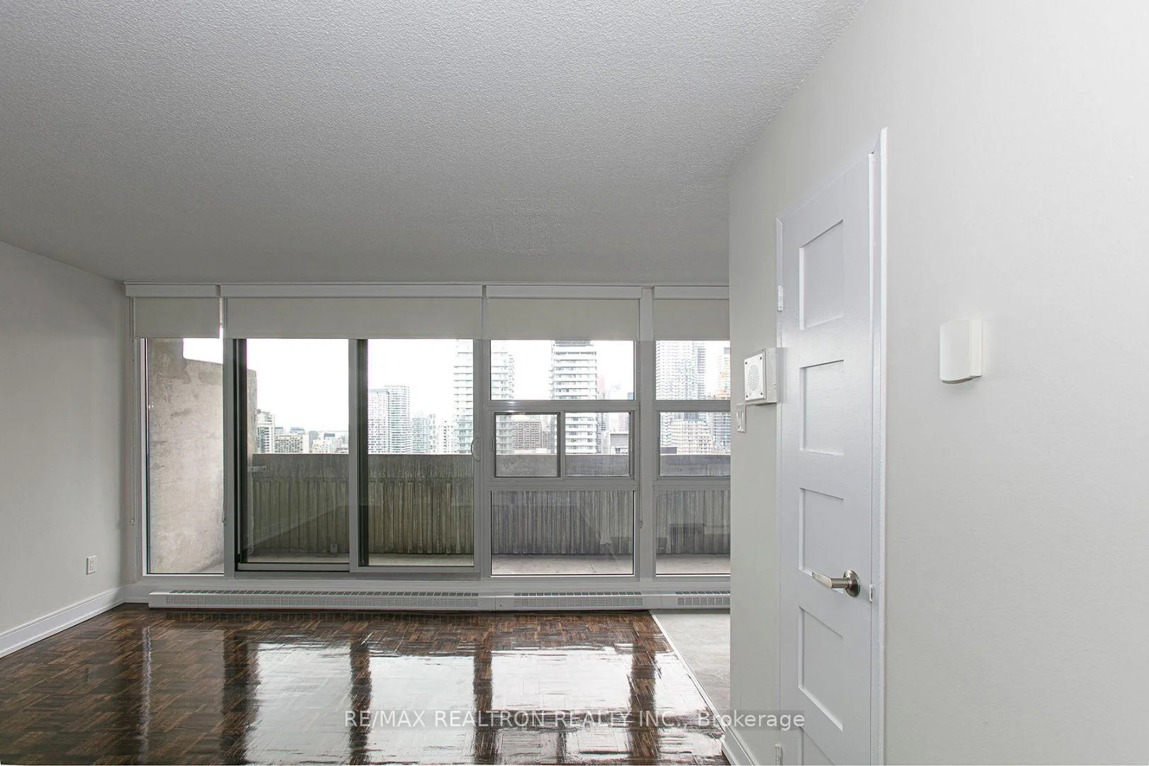Photo 17 of Unit 414, 33 Isabella Street, Toronto, Church-Yonge Corridor — HOMEH