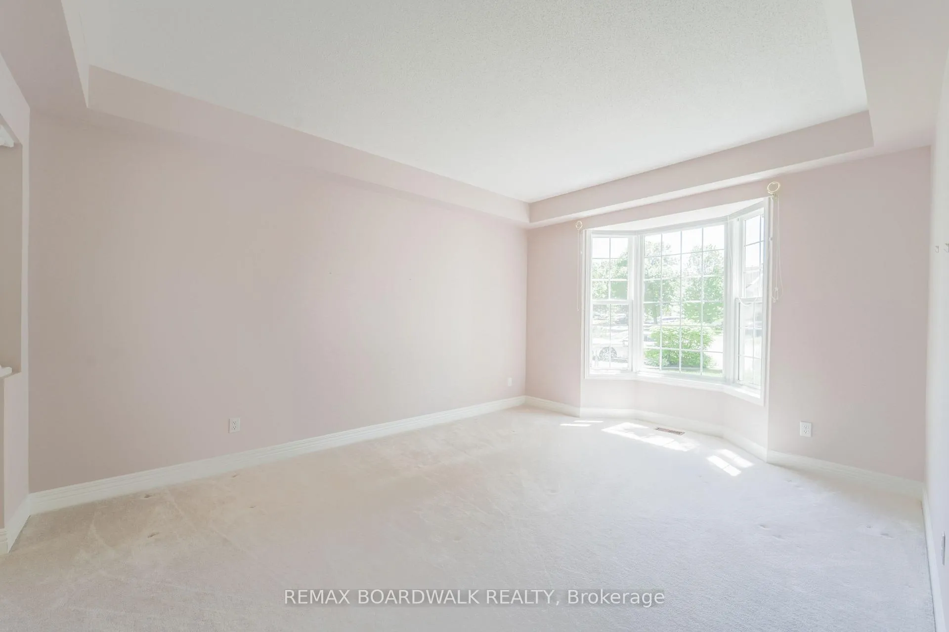 Photo 6 of 57 Mattawa Crescent, Ottawa, Kanata - Bridlewood — HOMEH