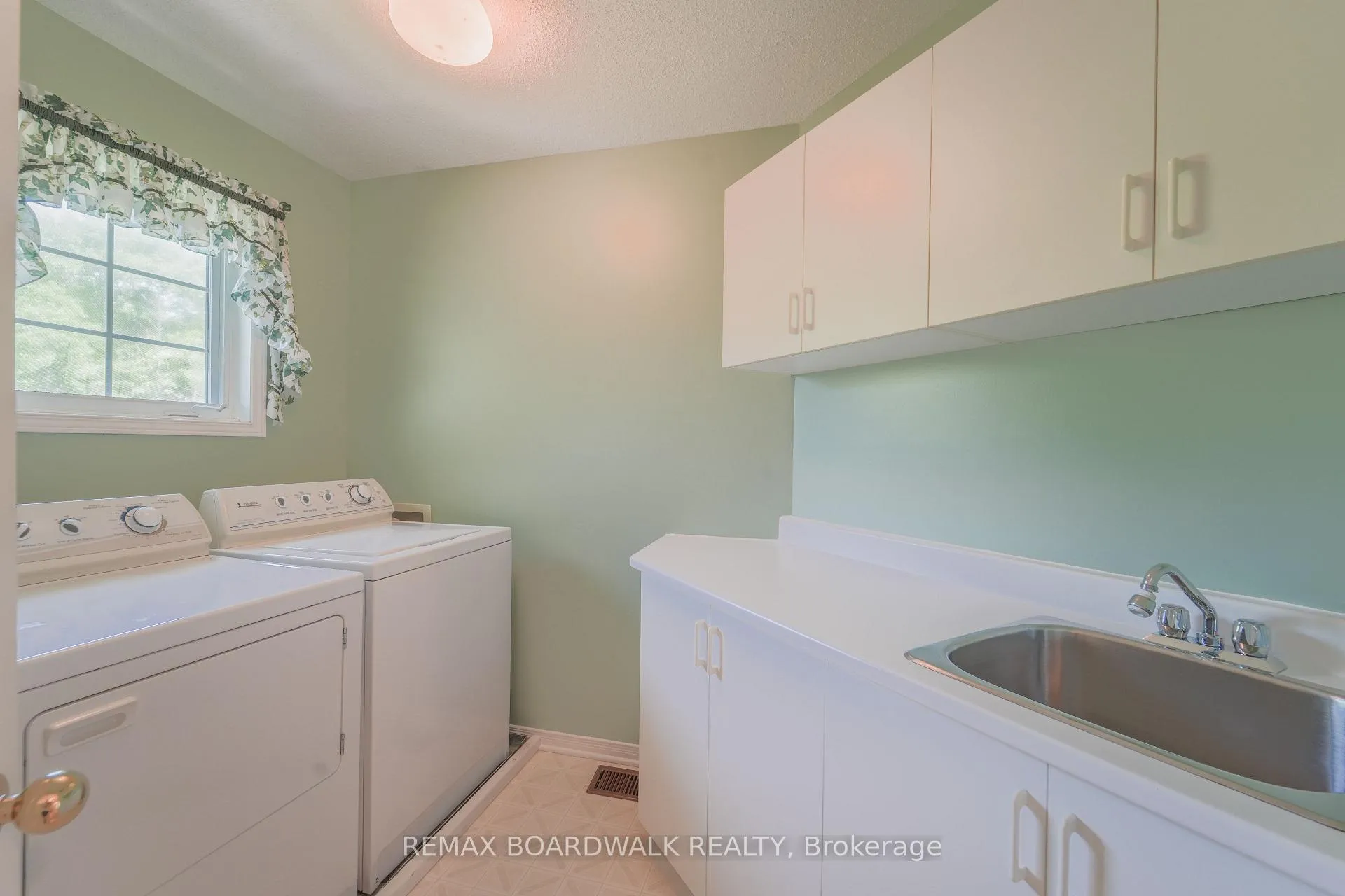 Photo 36 of 57 Mattawa Crescent, Ottawa, Kanata - Bridlewood — HOMEH