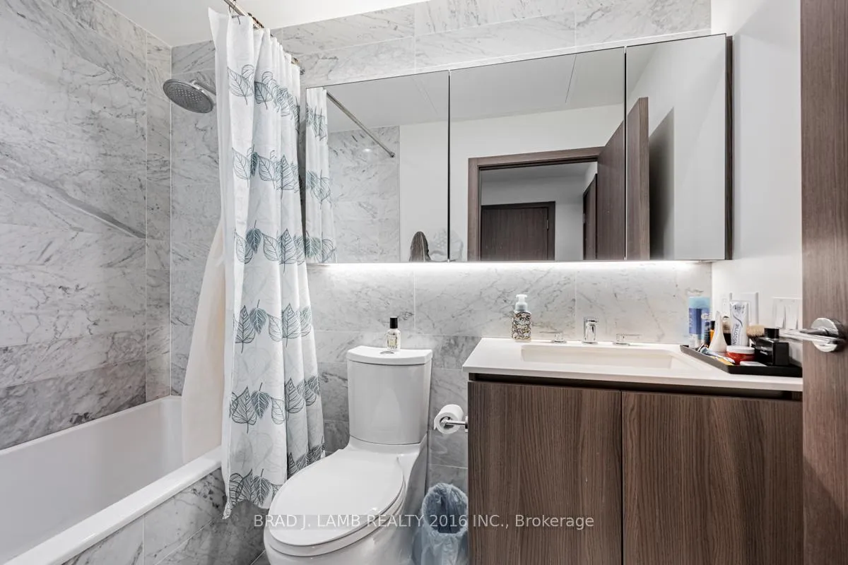Photo 2 of Unit 3208, 19 Bathurst Street, Toronto, Waterfront Communities — HOMEH
